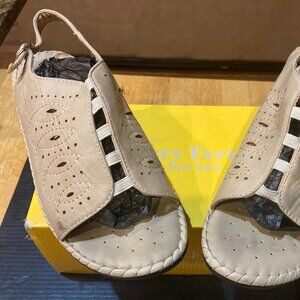 Wome's Sandals, Condition:  Good, Size:  10 1/2